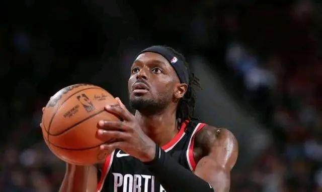 视频直播-【观察】冠军拼图已就位 开拓者突破瓶颈只差利拉德